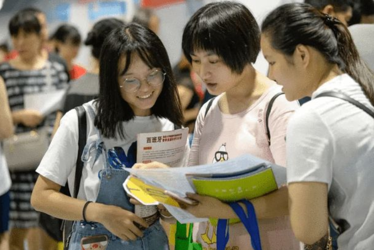 2022世界大学最新排名出炉，清北并列亚洲第一，浙大进入世界百强