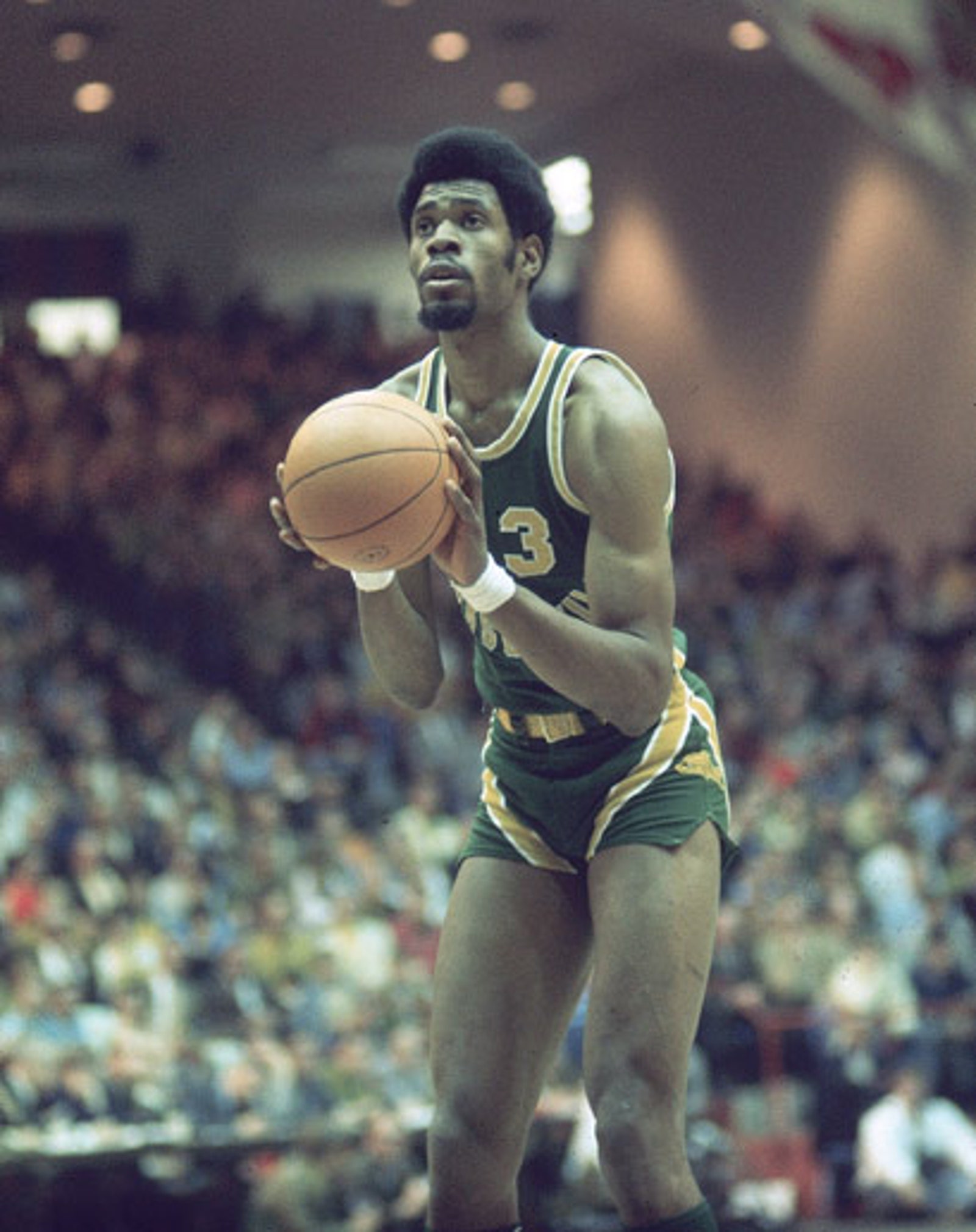 38,鲍勃-兰尼尔(bob lanier),圣博纳文图拉大学;37,兰-拜亚斯(len