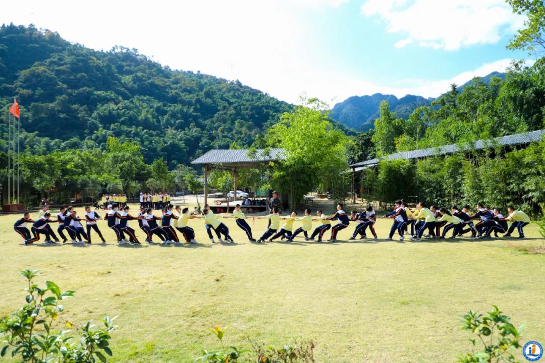 应该像老鹰队学习(天朗气清 丹枫迎秋——台江校区鹰之队秋游记)