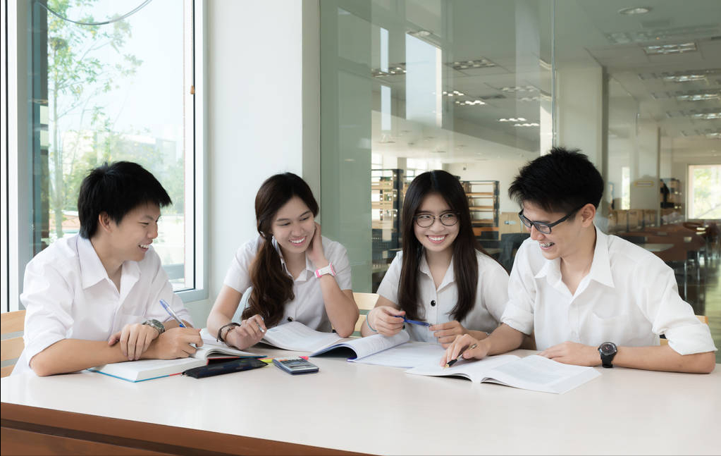 大学期间很有面子的班干部，既锻炼能力又大权在握，学生不要错过