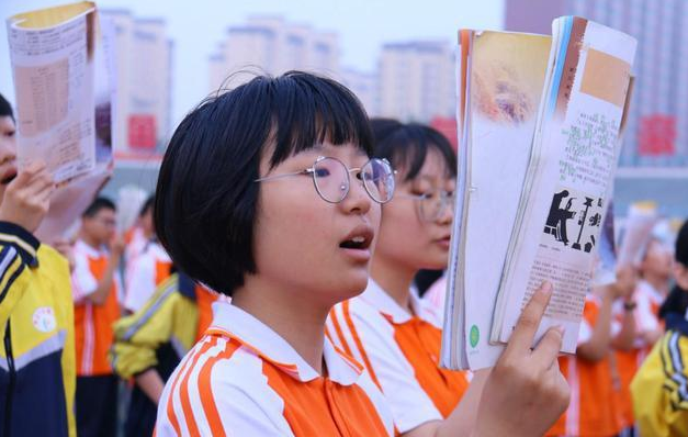 高考加分惹争议，烈士子女加分理所应当，其他人凭什么？