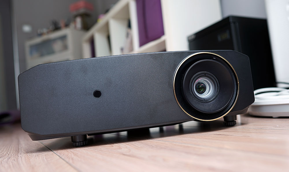 JVC的第一台激光4K HDR投影机好吗？JVC N68试用