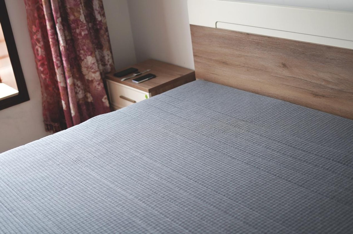 米粉亲自来验货 售价两千多的8H 金刚护脊乳胶床垫到底值不值