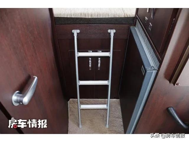 丰田中巴房车，4.0L柴油动力足，大空间像家一样三代同堂也住得下