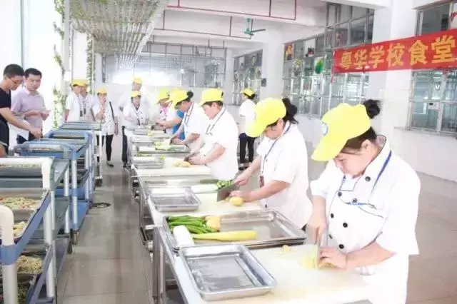 东莞这所学校十万奖学金说发就发，你心动吗？