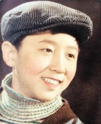 抽烟喝酒烫头，摇滚影帝相声，“京城富少”于谦瞒了观众多少？