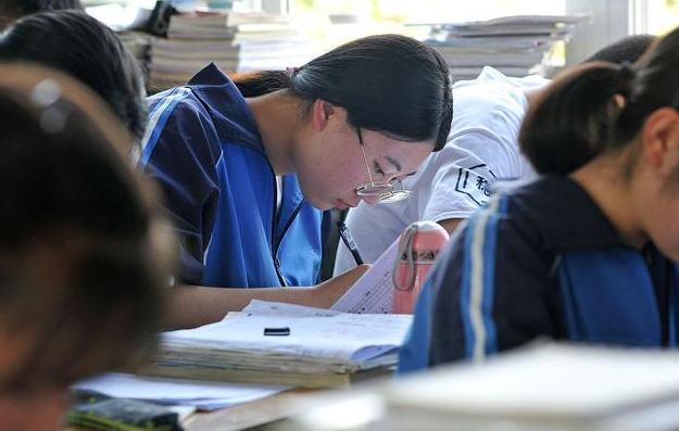 新高考模式迎来新调整，3+1+2将变成3+2+1，考生需要提前了解
