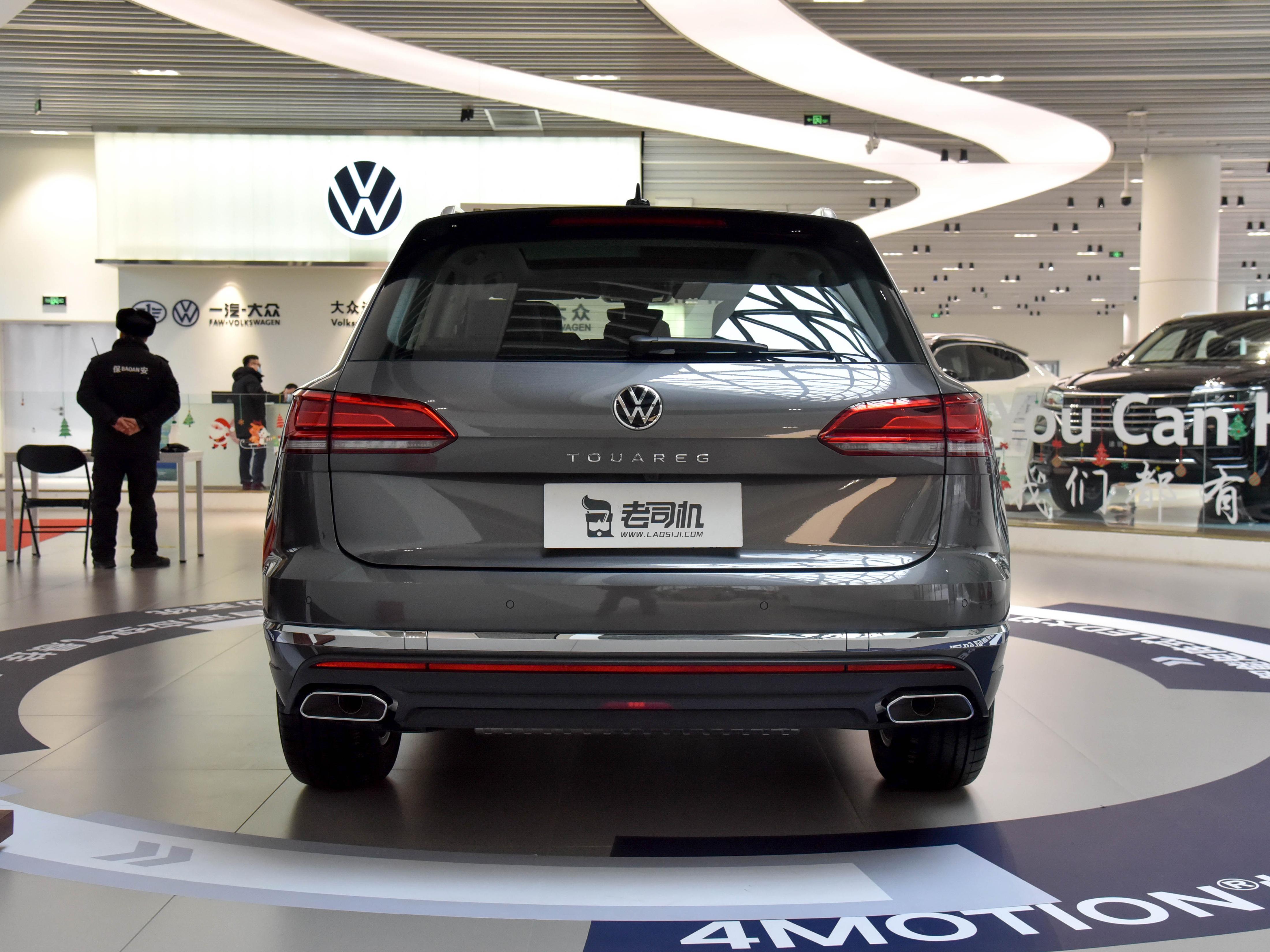 因为它挂的是大众的标志,很多人压根不认为途锐是豪华suv,但是实际上