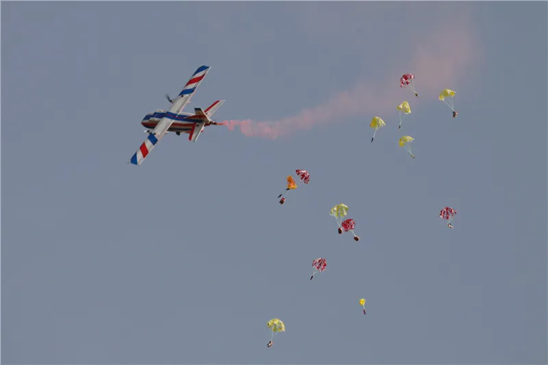 超燃运动盛会·震撼灞柳河畔！西安铁一中滨河第八届体育节暨田径运动会火热进行中……