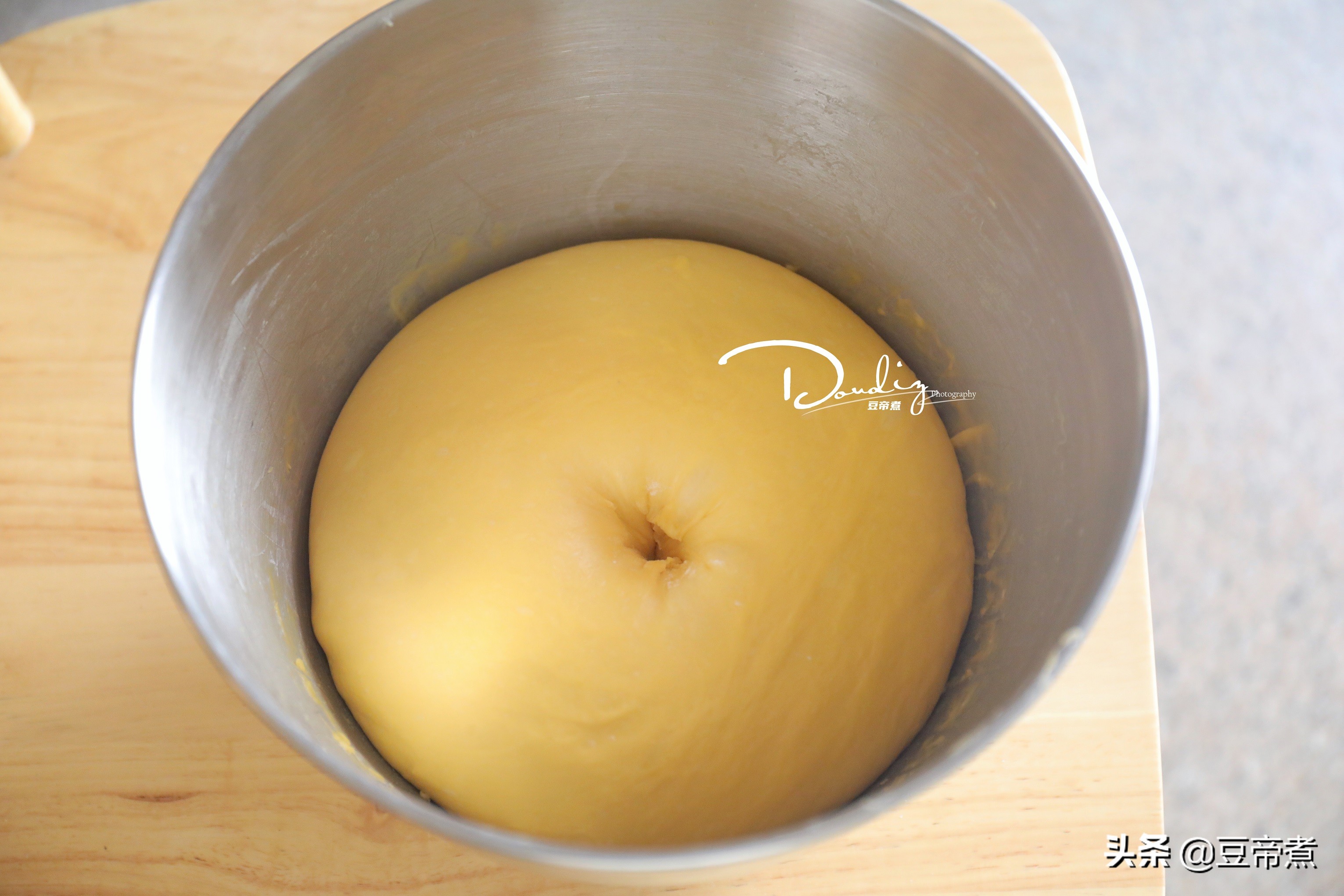 明天的早餐准备好了，用半个老南瓜搭配面粉做成了吐司，味道真好