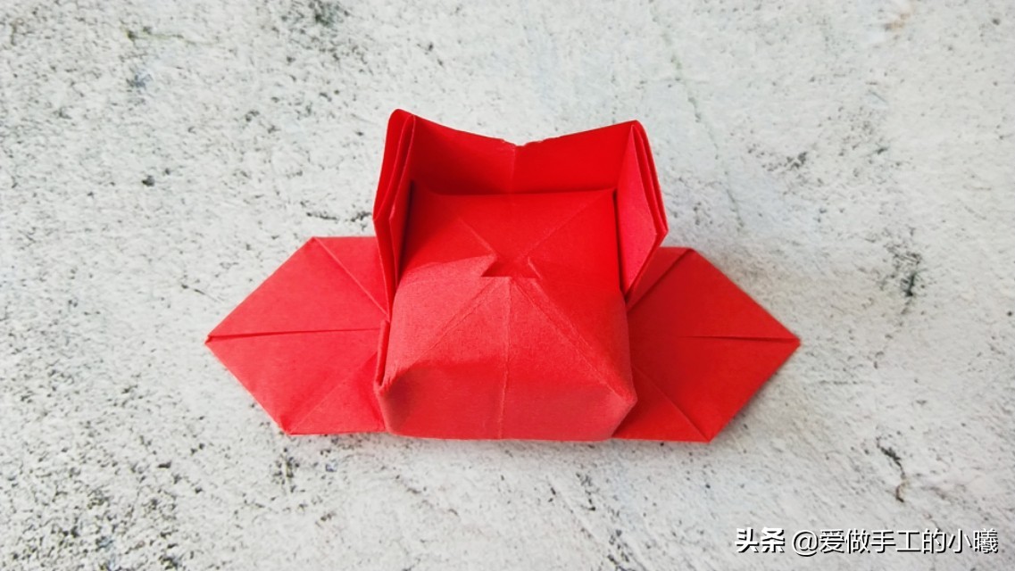 折纸教程：折个简单易学的状元帽，愿大家取得理想成绩