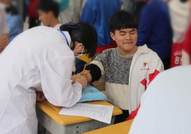 高考前体检，学生必须要“脱光衣服”检查吗？这些情况要了解