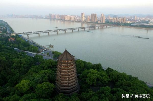 钱塘江大桥是谁设计的？为何被四次炸毁？