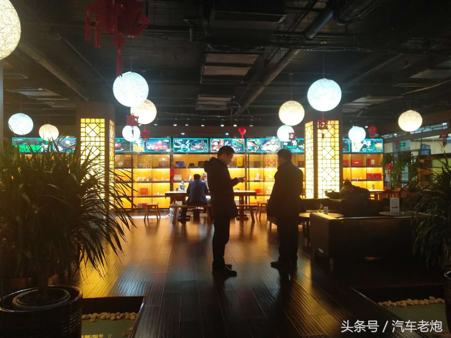和想象的不一样！汽车老炮全方位体验奥迪4S店