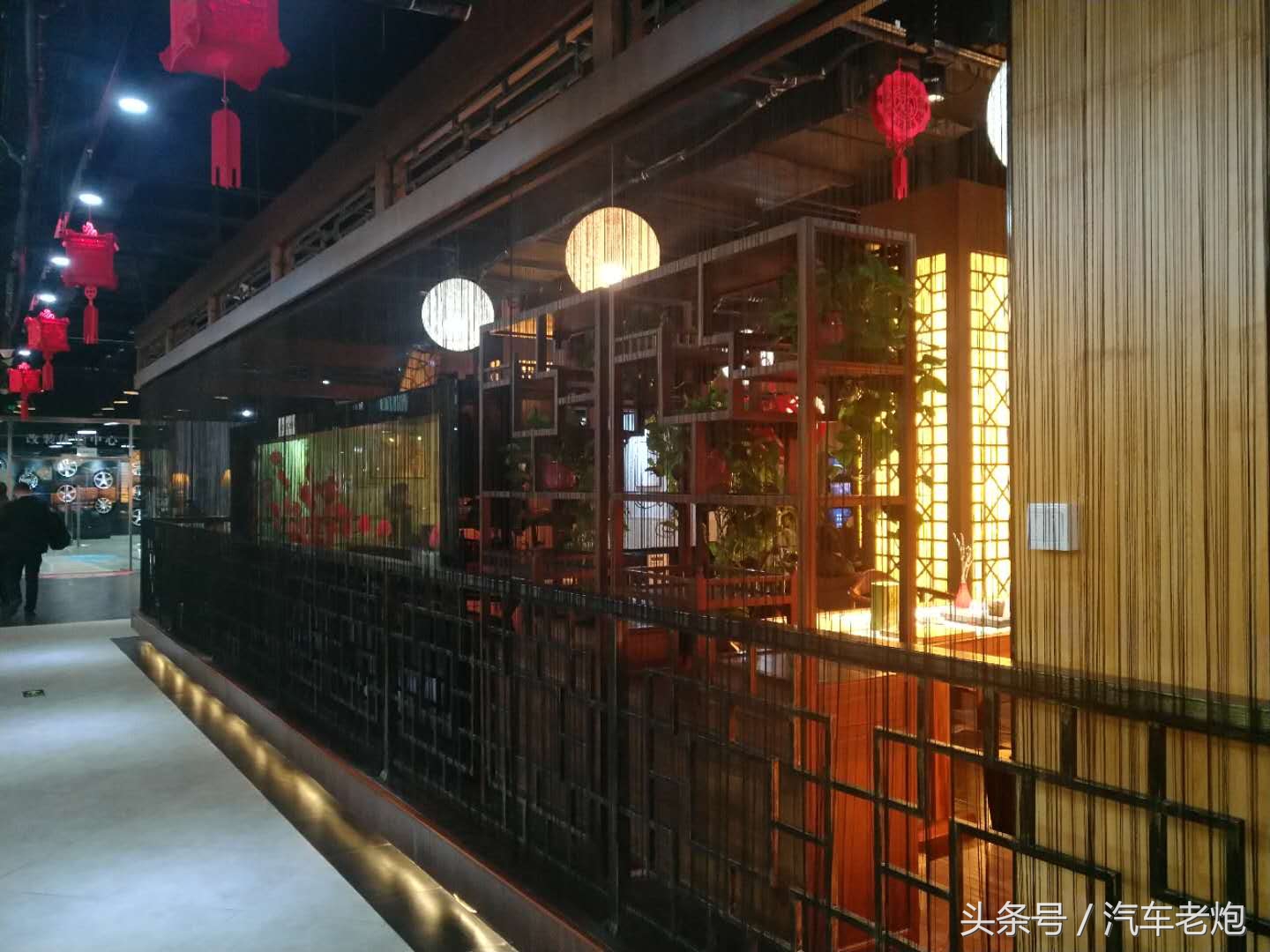 和想象的不一样！汽车老炮全方位体验奥迪4S店