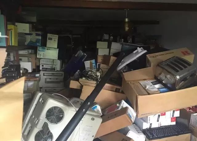 澳洲兄弟375万买500㎡恶臭房垃圾房，用3个月爆改卖出1000多万
