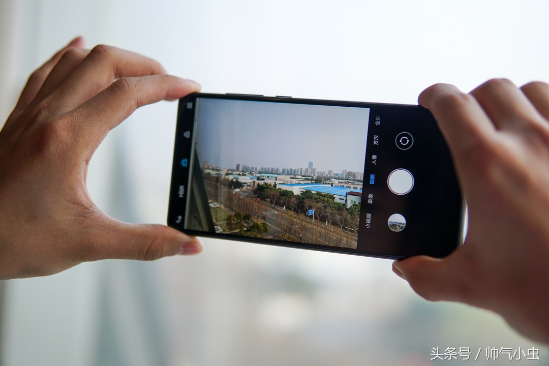 小米MIX 2S首发评测：性能不是亮点，软肋升级对飙iPhone X?