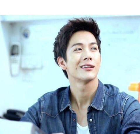 泰国的男神在这里。我总是有你的菜。是马里奥还是巨龙。