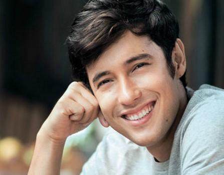 泰国的男神在这里。我总是有你的菜。是马里奥还是巨龙。