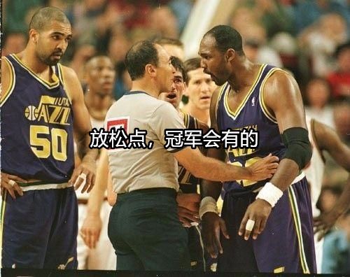 NBA一场比赛几个裁判(裁判究竟能左右比赛到什么程度？)