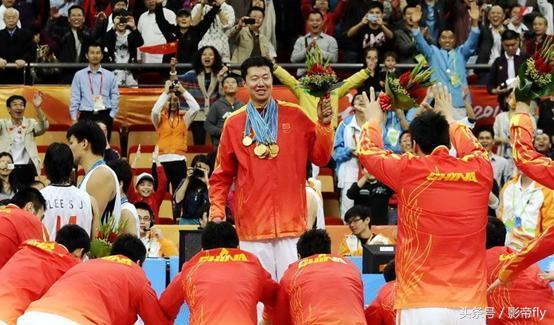 nba为什么放弃了王治郅(王治郅当年拒绝回国比赛？真实原因令人心酸，他只是为了中国篮球)