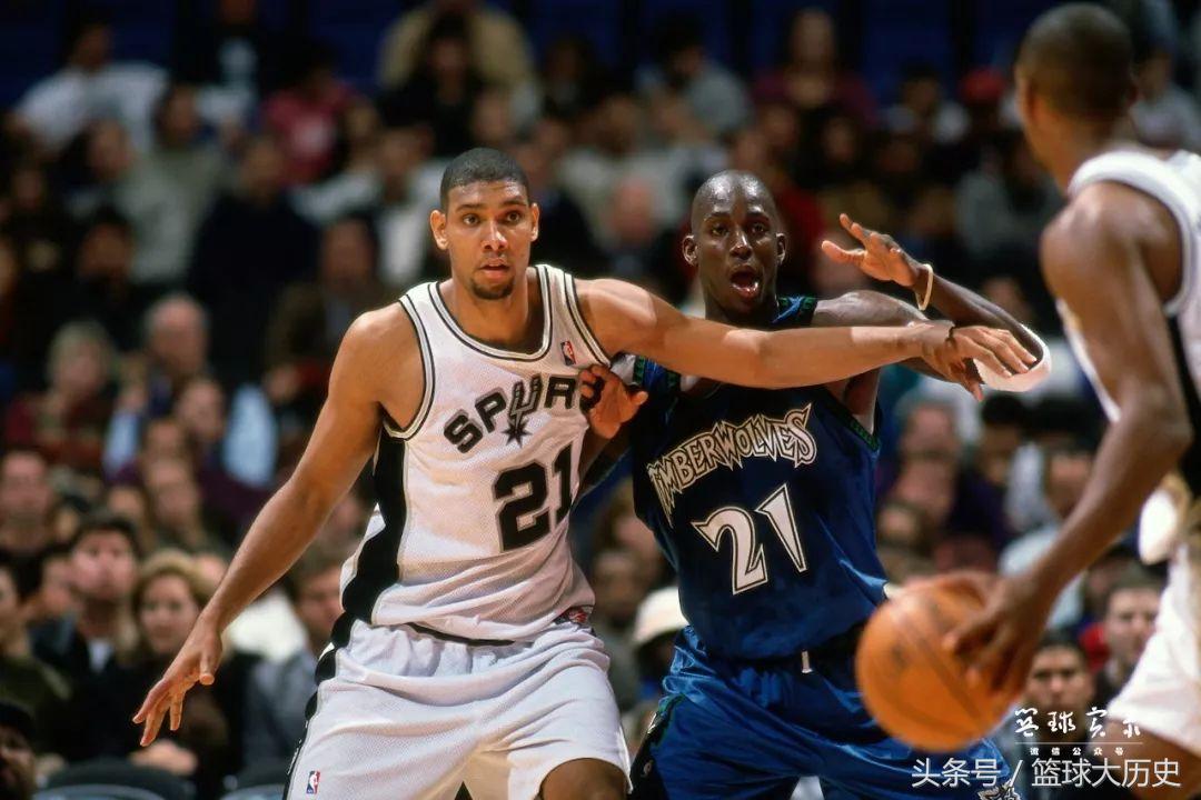 邓肯为什么21岁进nba(乔丹都未曾做到！新秀赛季的邓肯是怎么入选一阵的？)