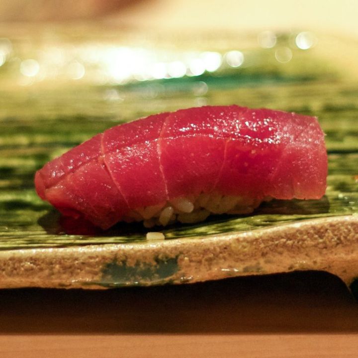 不想在吃日本料理时一脸懵然，就来认识一下这些字都是些什么鱼