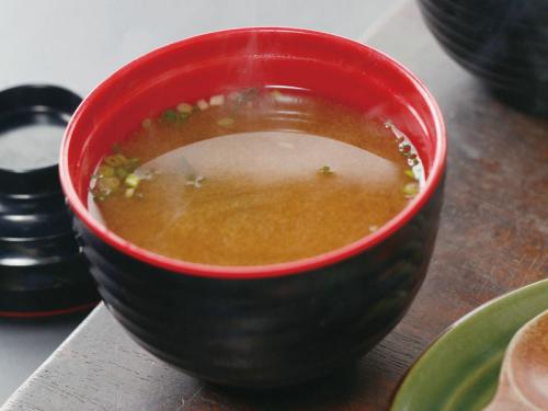 不想在吃日本料理时一脸懵然，就来认识一下这些字都是些什么鱼