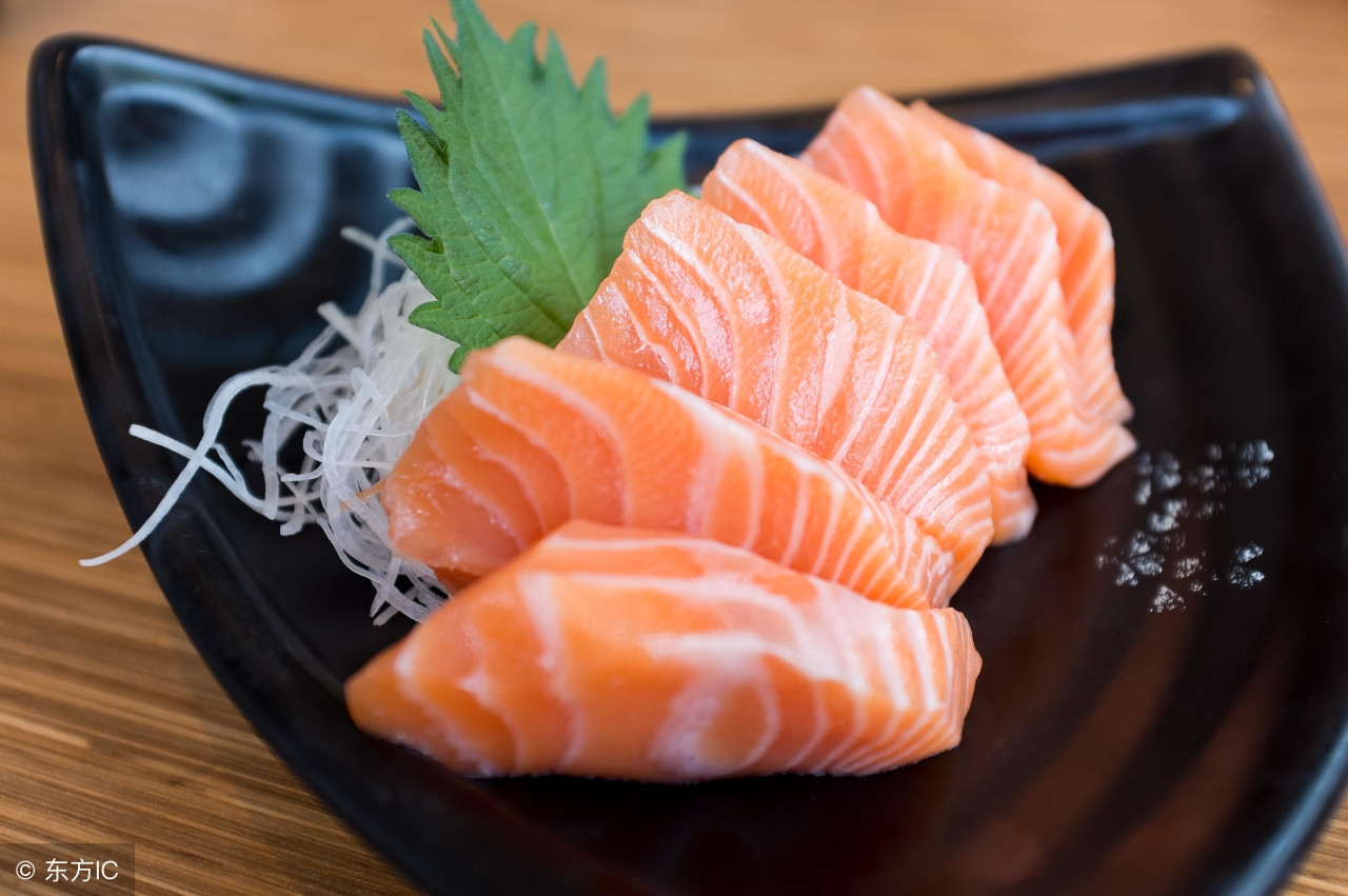 不想在吃日本料理时一脸懵然，就来认识一下这些字都是些什么鱼