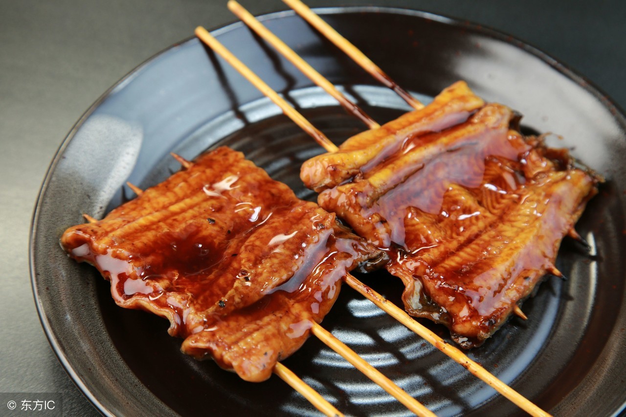 不想在吃日本料理时一脸懵然，就来认识一下这些字都是些什么鱼