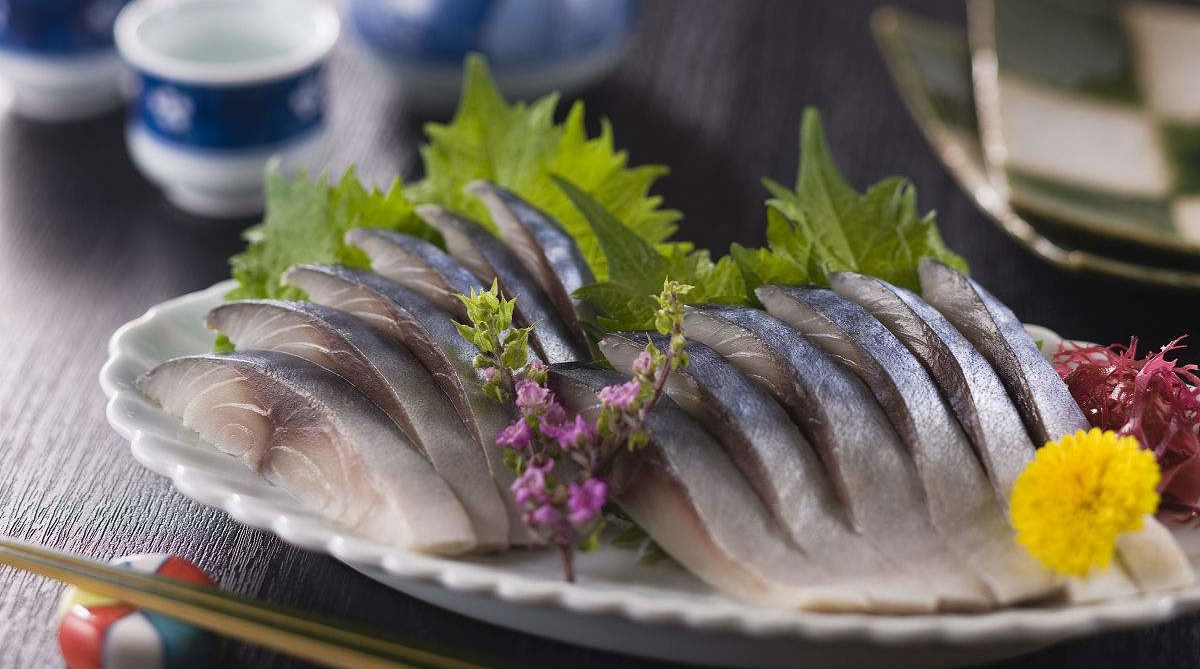 不想在吃日本料理时一脸懵然，就来认识一下这些字都是些什么鱼