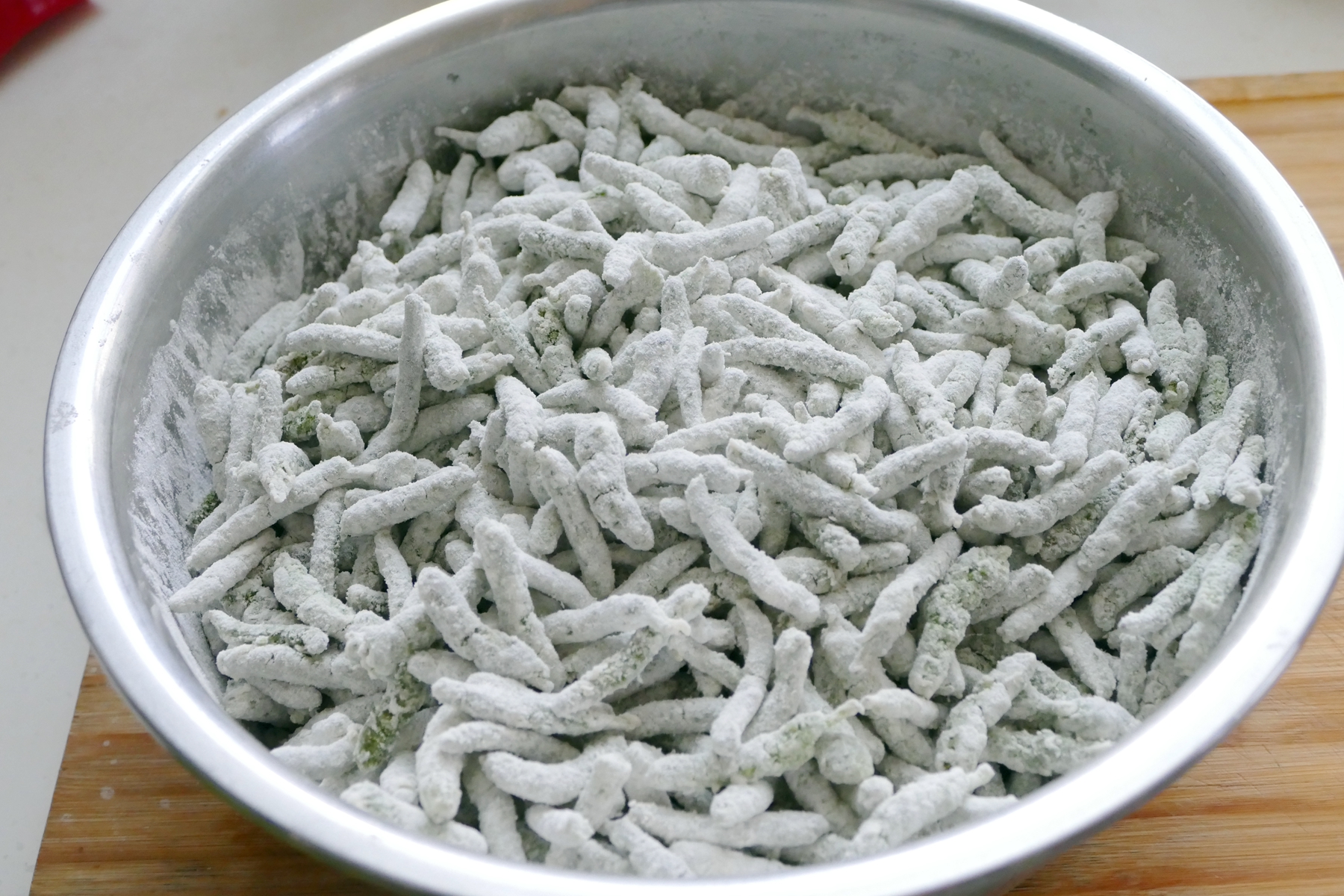 香鲜,非常利口的小菜蒸楮桃树上的"毛毛虫"楮桃穗楮桃树上的"毛毛虫"