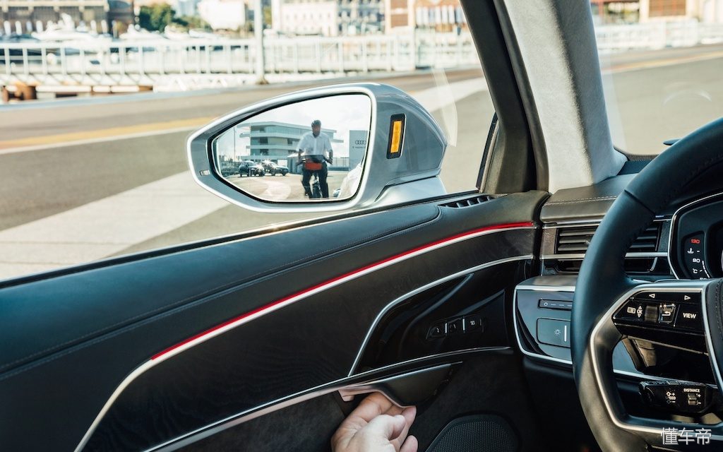 别的媒体不会告诉你的奥迪 A8L 小秘密，尽在本篇吹牛必备秘笈