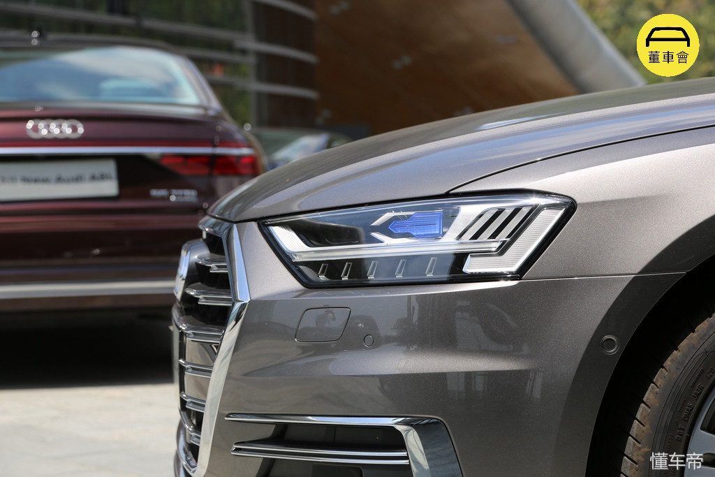 别的媒体不会告诉你的奥迪 A8L 小秘密，尽在本篇吹牛必备秘笈