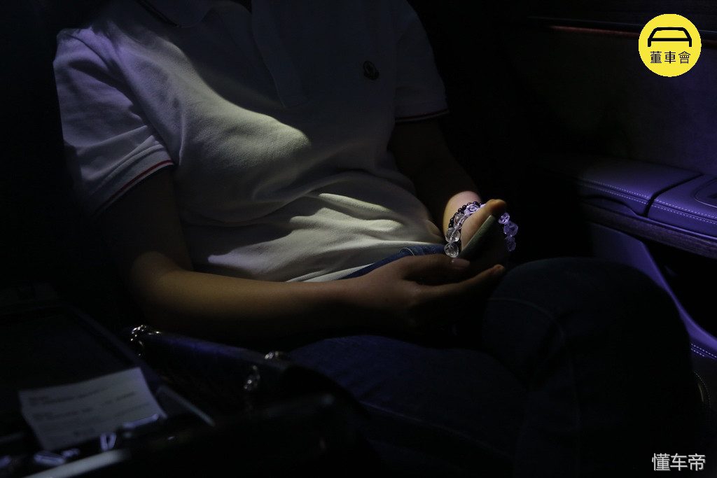 别的媒体不会告诉你的奥迪 A8L 小秘密，尽在本篇吹牛必备秘笈