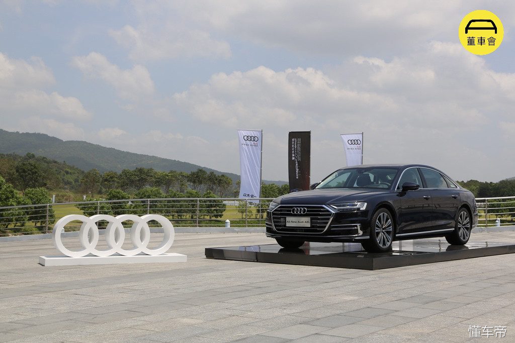 别的媒体不会告诉你的奥迪 A8L 小秘密，尽在本篇吹牛必备秘笈