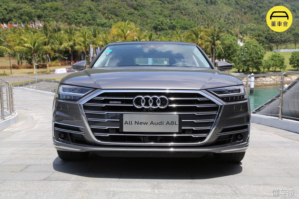 别的媒体不会告诉你的奥迪 A8L 小秘密，尽在本篇吹牛必备秘笈