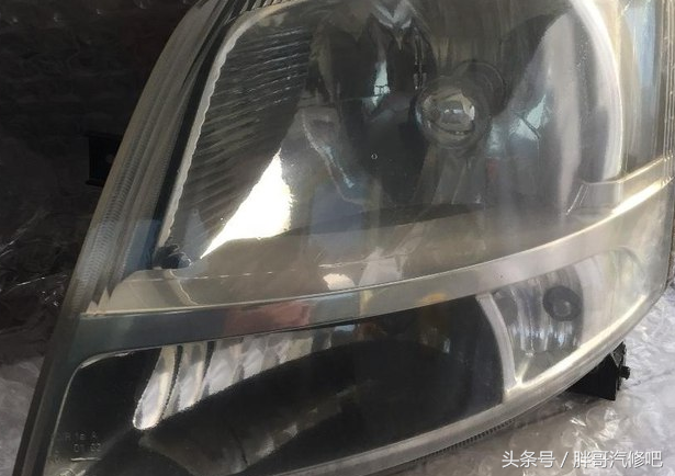 汽车老旧大灯发黄，16元翻新，全是体力活
