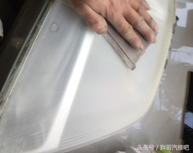 汽车老旧大灯发黄，16元翻新，全是体力活