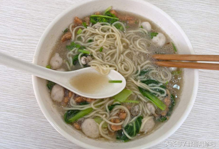 汽车大灯翻新多少钱？老旧发黄大灯修复全攻略