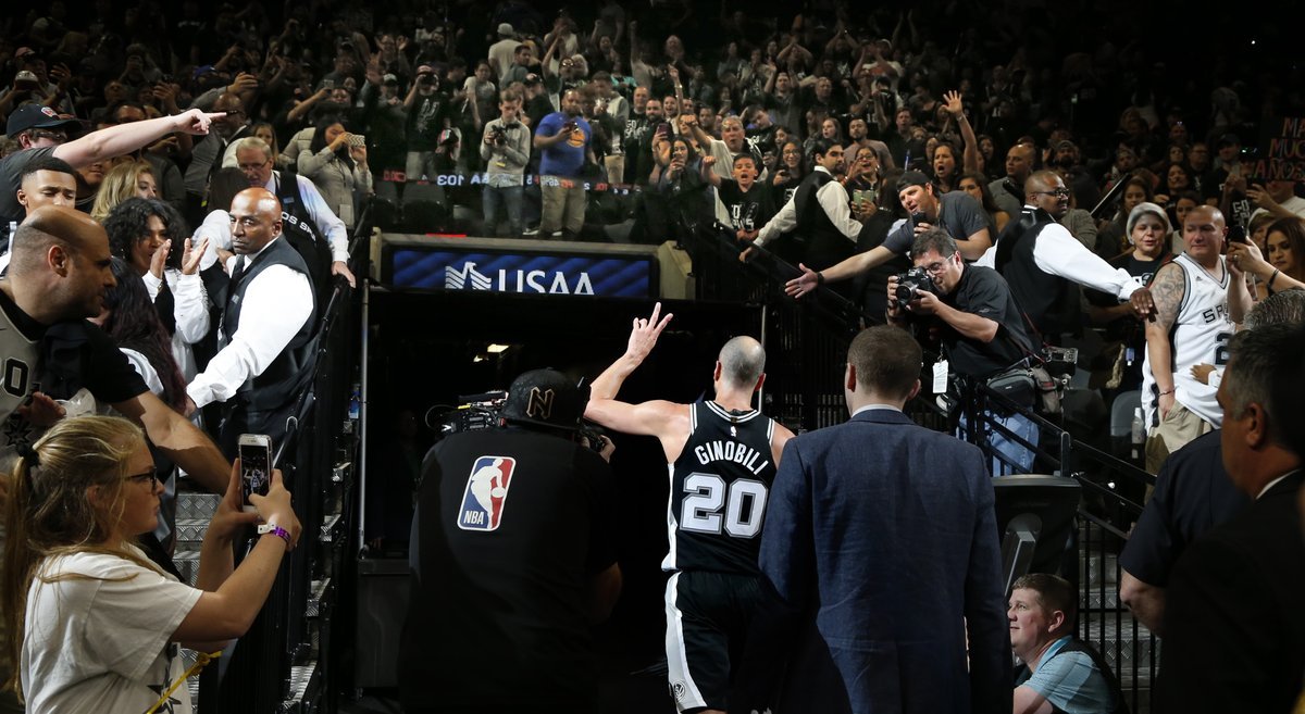 nba季后赛结束为什么要拥抱(泪目！说不出再见，吉诺比利赛后和杜兰特深情拥抱，疑似告别)