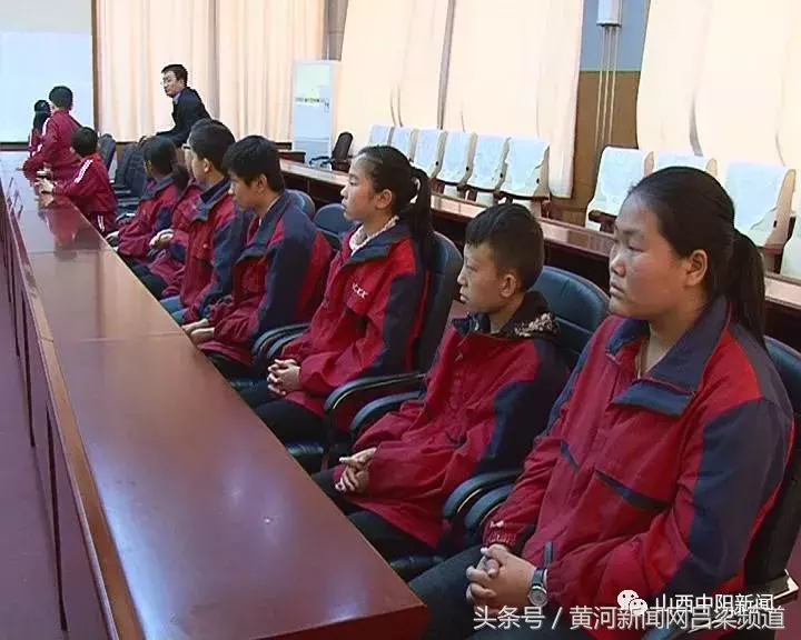 山西省福建商会捐资30万元资助中阳县128名贫困学生