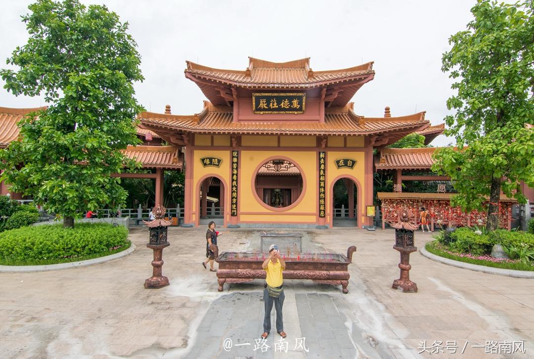 中国南北两大寺庙，一座门票120元游人如织，一座0门票却少有游客