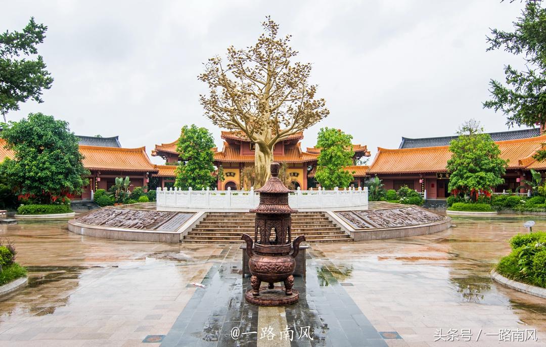 中国南北两大寺庙，一座门票120元游人如织，一座0门票却少有游客
