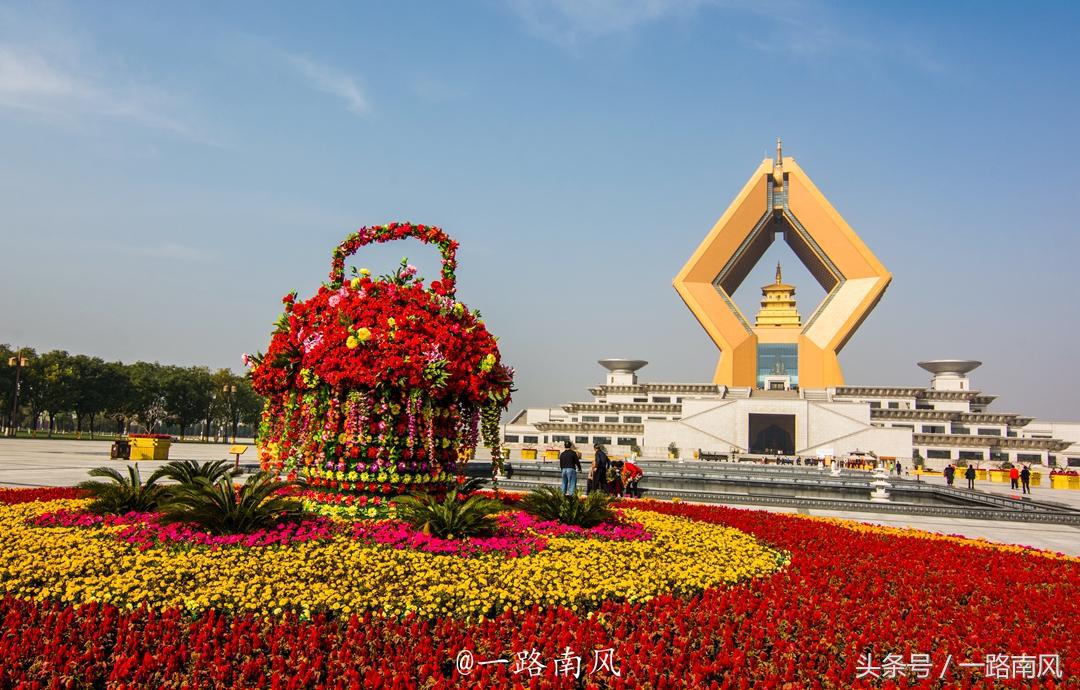 中国南北两大寺庙，一座门票120元游人如织，一座0门票却少有游客