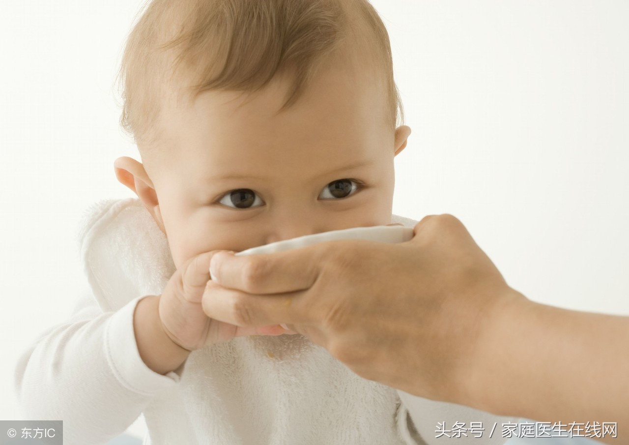 婴儿起湿疹（宝宝长湿疹）