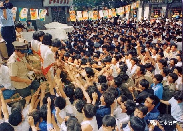 饮料喝完还能取出波珠来玩，是什么操作？老三水都不一定知道