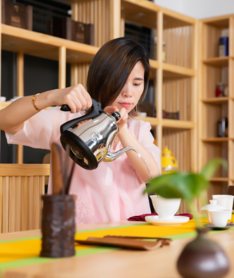 郑莲英教您正确泡制铁观音茶叶的方法