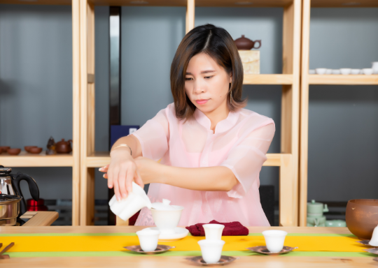 郑莲英教你如何泡制铁观音茶叶！