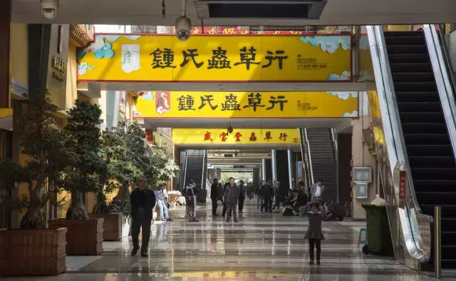 12个荷花池市场群大小的国际商贸城到底卖些啥